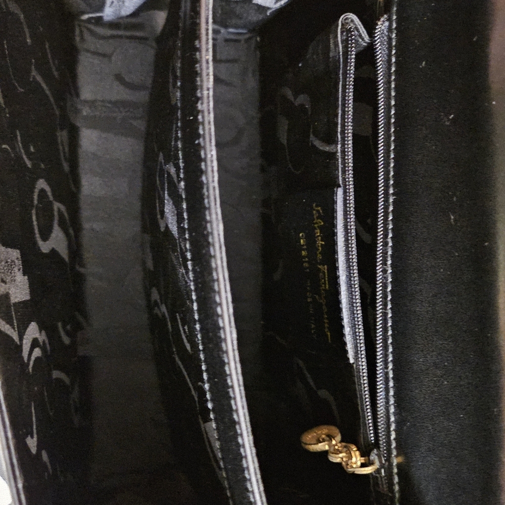 Authentic Salvatore Ferragamo Gancini 2 way bag - Picture 9 of 11